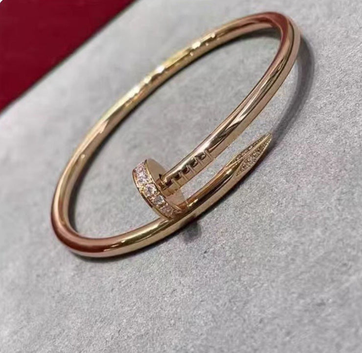 Precision Thick Plating Head and Tail Diamond Fashion Three-Circle