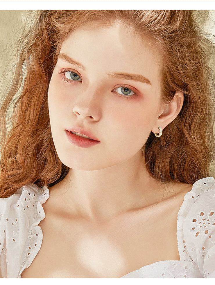 Daisy flower moissanite ear ring