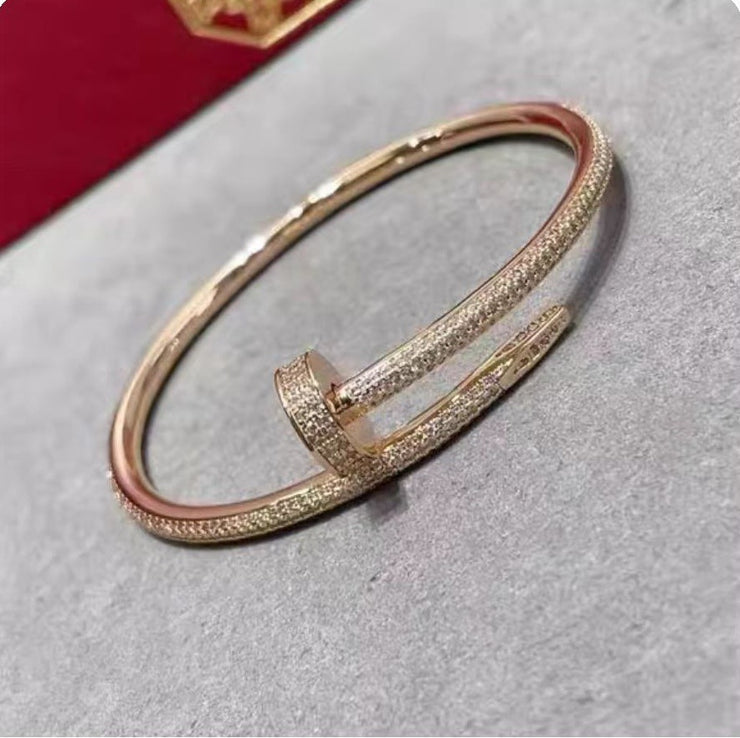 Precision Thick Plating Head and Tail Diamond Fashion Three-Circle