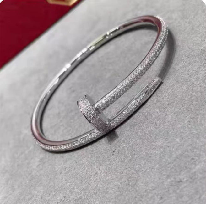 Precision Thick Plating Head and Tail Diamond Fashion Three-Circle